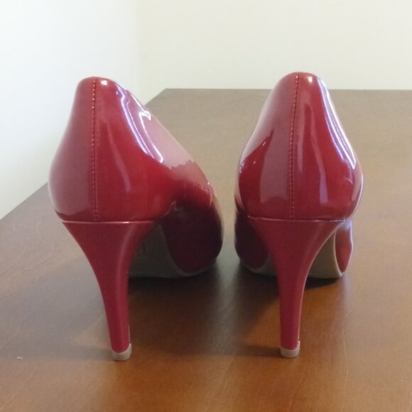 Red Open Toe High Heels Size: 7.5 - Picture 2 of 7